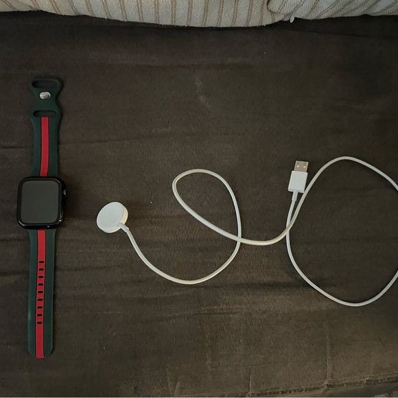 Apple Other - Apple Watch SE 44mm space gray.